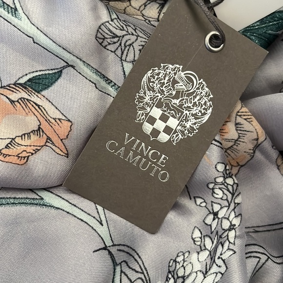 NWT VINCE CAMUTO Floral Bird Print Scarf Wrap - Picture 4 of 4